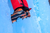 Foot Gear of Ice Climbing